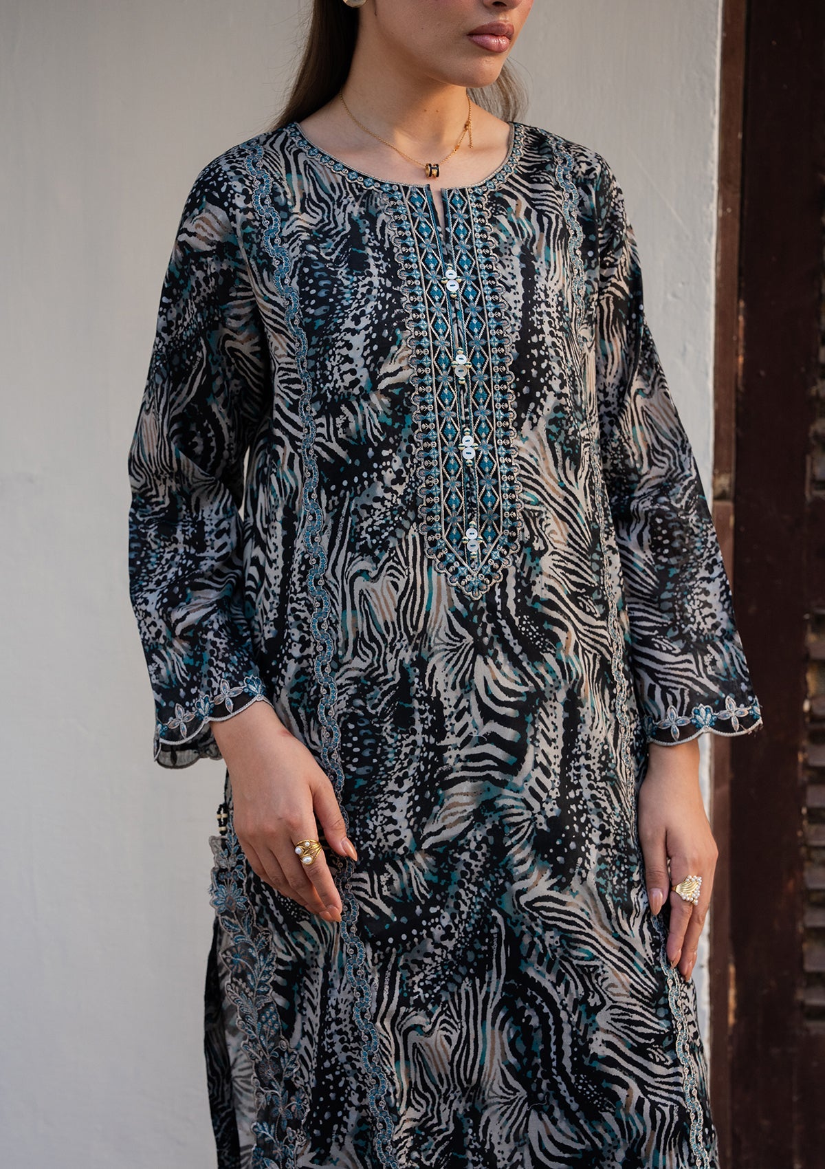 Embroidered Lawn Three Piece Suit Online in Sri Lanka India Australia