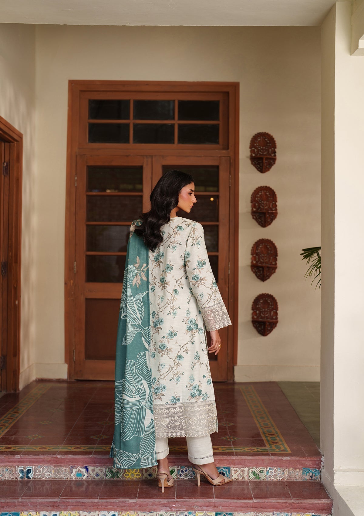 Embroidered Mint Green Lawn Ladies Salwar Kameez Online in Dubai UAE Abudhabi Ajman Sharjah