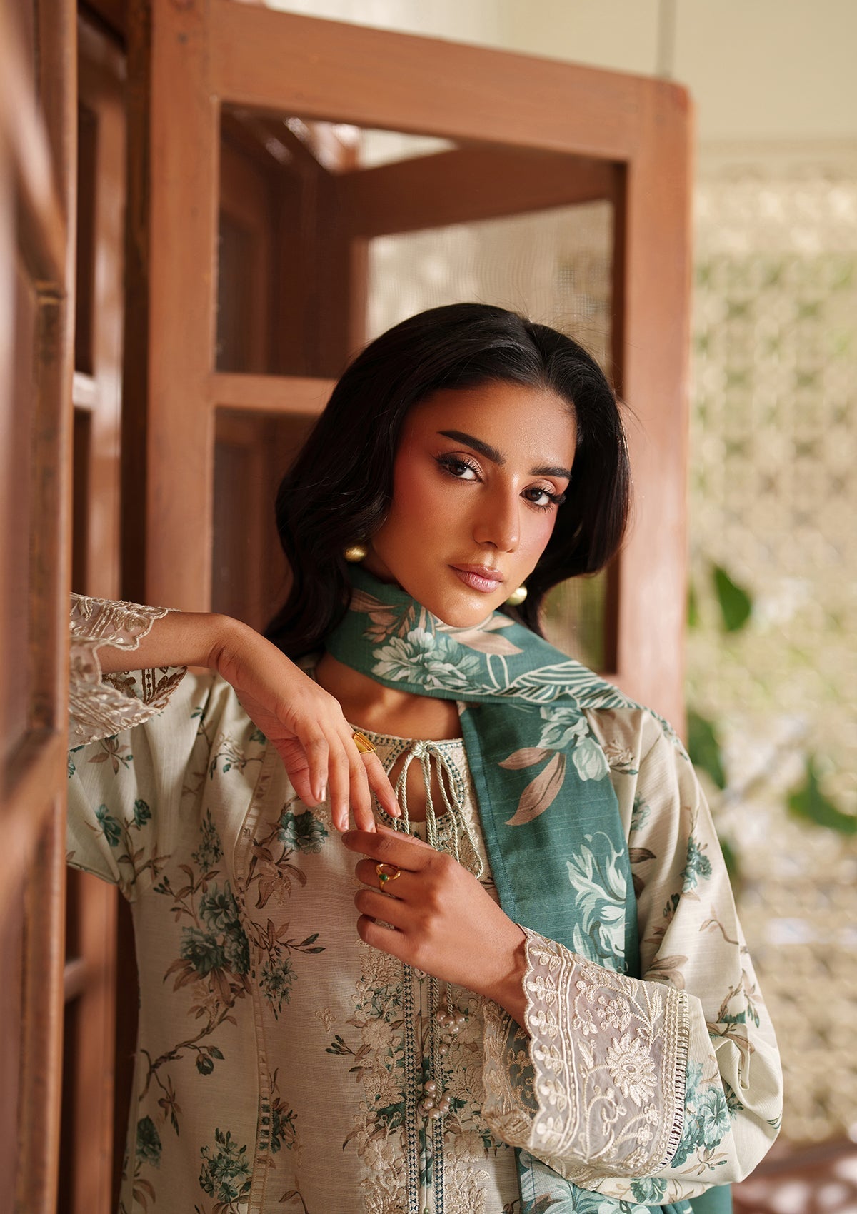 Embroidered Mint Green Lawn Salwar Kameez Online in KSA Riyadh Saudi Arabia Oman Bahrain Qatar