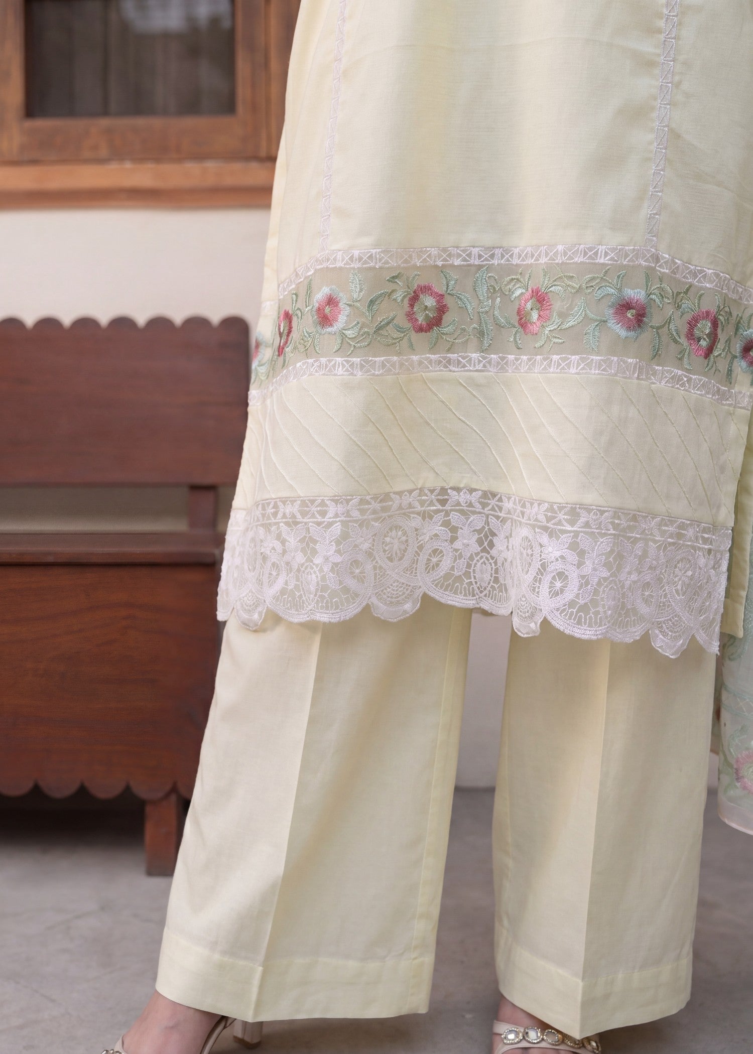 Embroidered Off-White Textured Lawn Pakistani Suit Online in Dubai DXB UAE Abudhabi Meena Bazaar