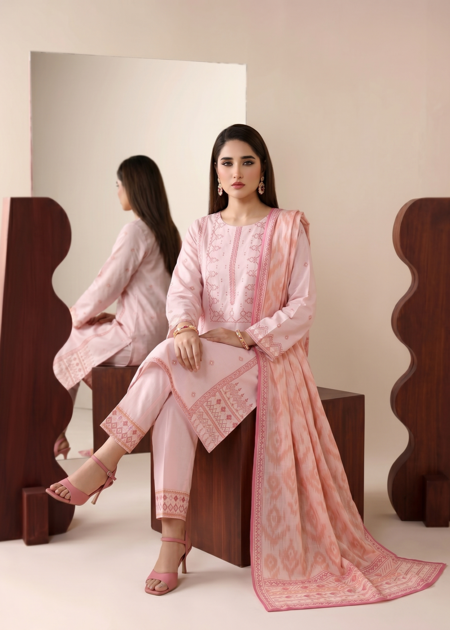 Embroidered Pink Lawn 3 Piece Suit Online in Dubai DXB UAE Abudhabi Meena Bazaar