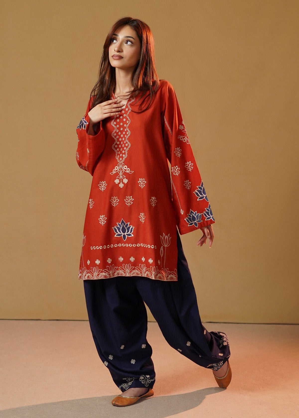 Embroidered Slub Khaddar Kurta Set Online in Sri Lanka India Australia