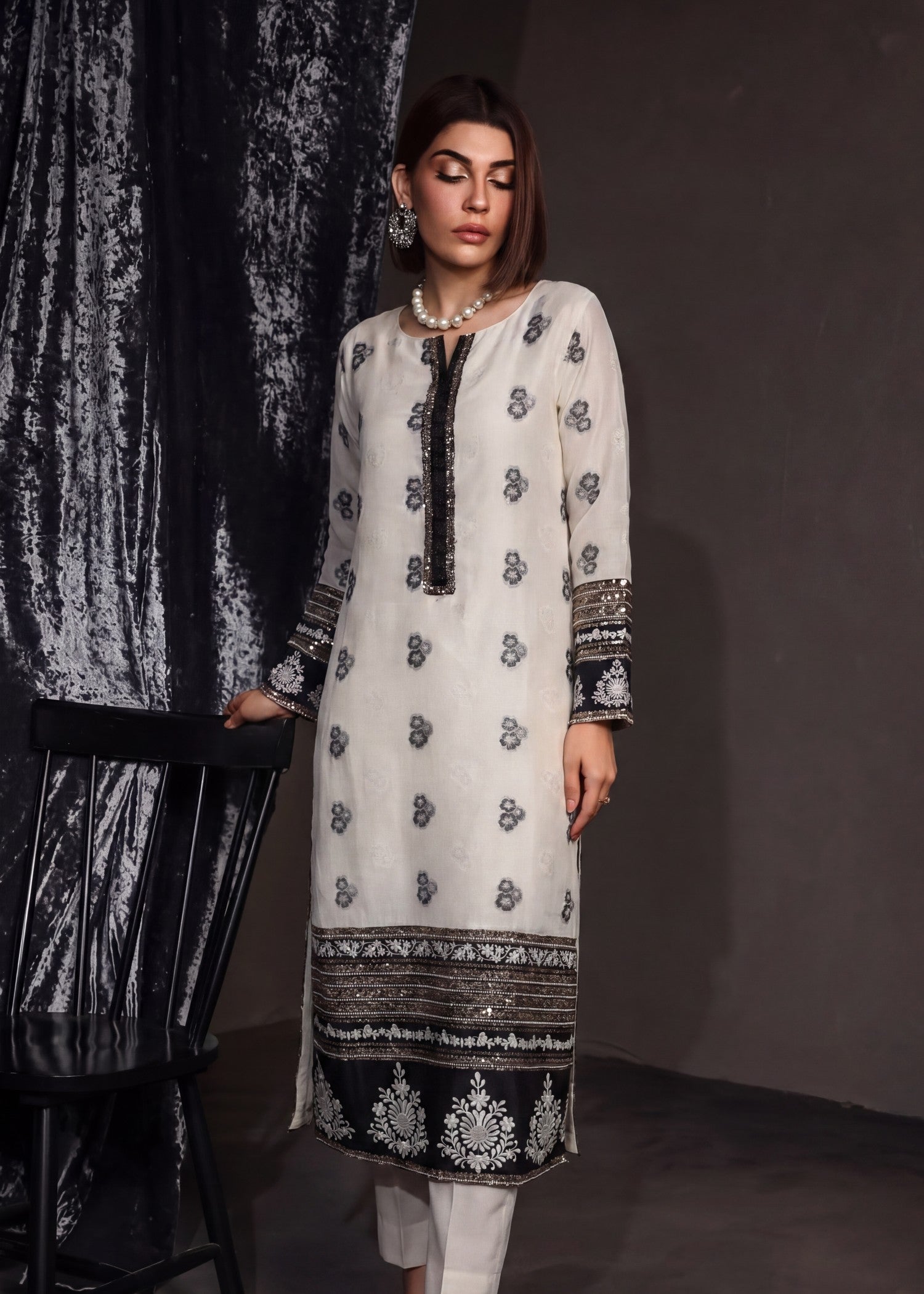 Embroidered White Lawn Trouser Suit Online in Dubai DXB UAE Abudhabi Meena Bazaar