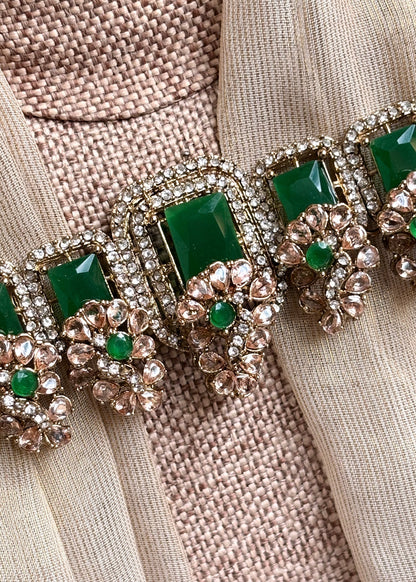 Emerald Green Choker Necklace Set Online in KSA Riyadh Saudi Arabia Oman Bahrain Qatar