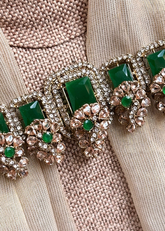 Emerald Green Choker Necklace Set Online in KSA Riyadh Saudi Arabia Oman Bahrain Qatar
