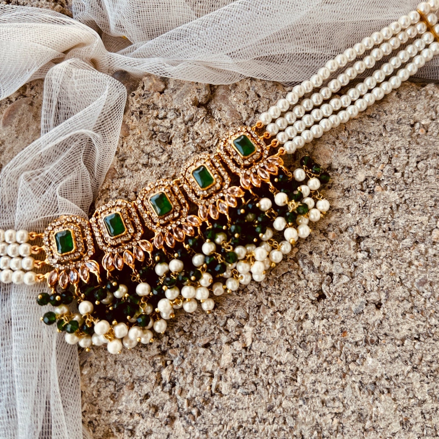 Emerald Stone Choker Necklace Online in KSA Riyadh Saudi Arabia Oman Bahrain Qatar