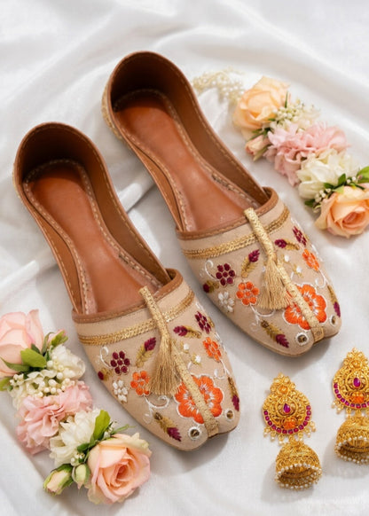Ethnic Beige Velvet Mojari Online in KSA Riyadh Saudi Arabia Oman Bahrain Qatar