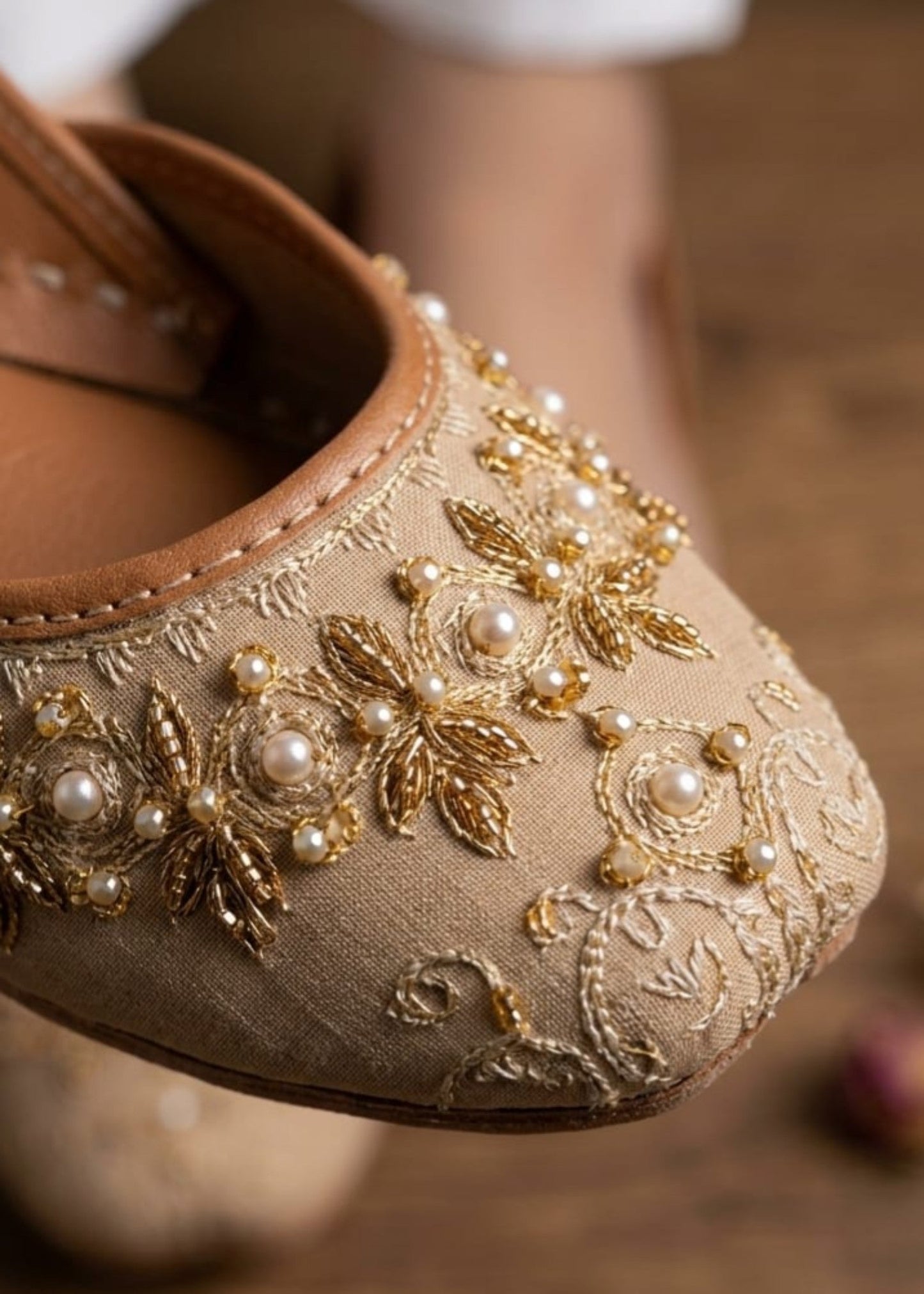 Ethnic Beige Velvet Mojari Online in Sri Lanka India Australia