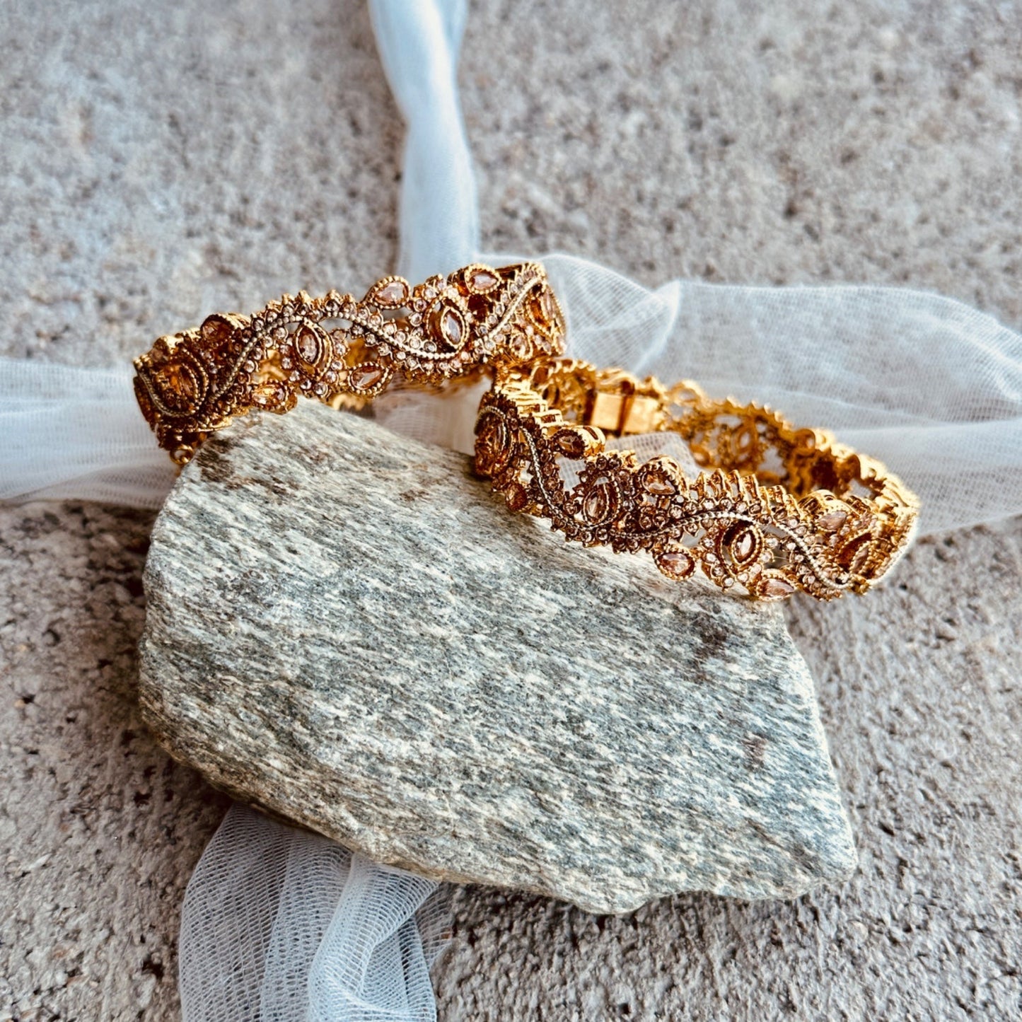 Gold Plated Bangles Set for Women Online in KSA Riyadh Saudi Arabia Oman Bahrain Qatar