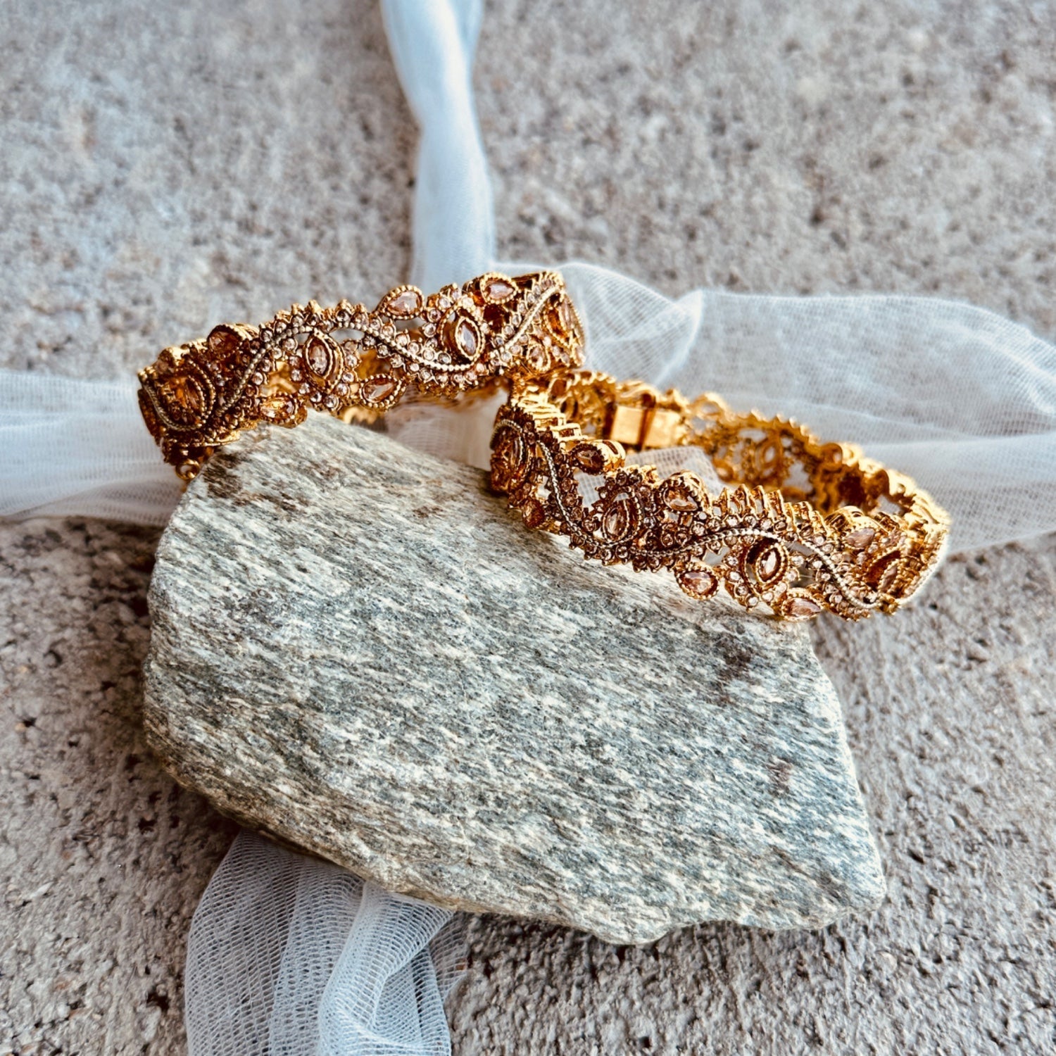Gold Plated Bangles Set for Women Online in KSA Riyadh Saudi Arabia Oman Bahrain Qatar