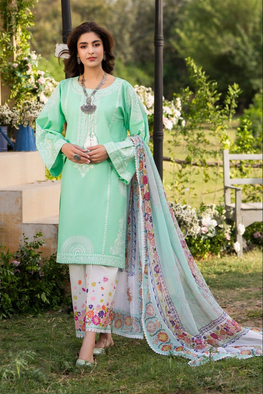 Green Thread Work Chiffon Pakistani Suit Online in Dubai UAE Abudhabi Ajman Sharjah