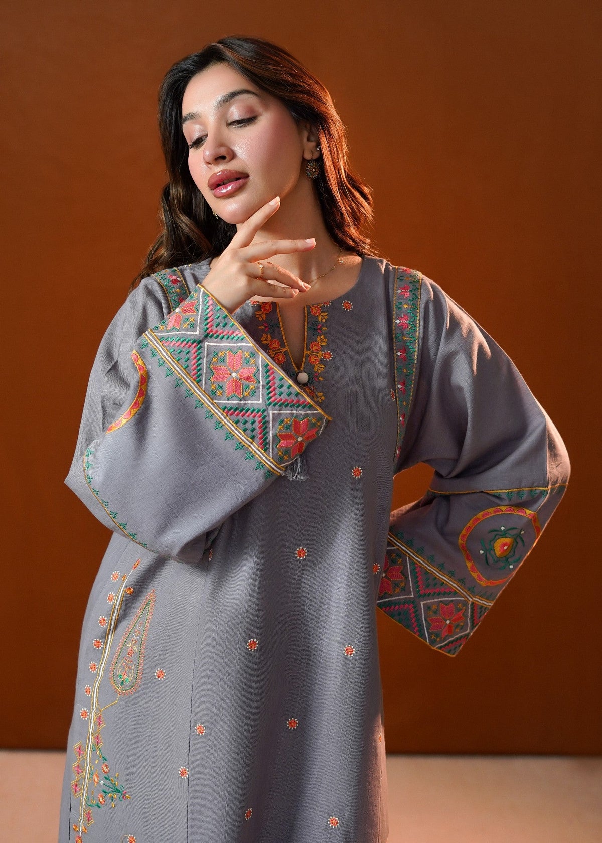 Grey Embroidered Slub Khaddar Pakistani Clothes Online in KSA Riyadh Saudi Arabia Oman Bahrain Qatar