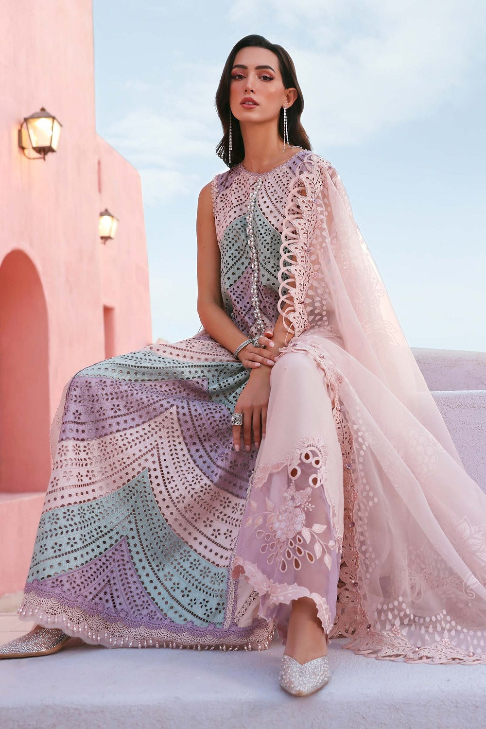 Heavy Embroidered Lawn Pakistani Suit Online in KSA Riyadh Saudi Arabia Oman Bahrain Qatar