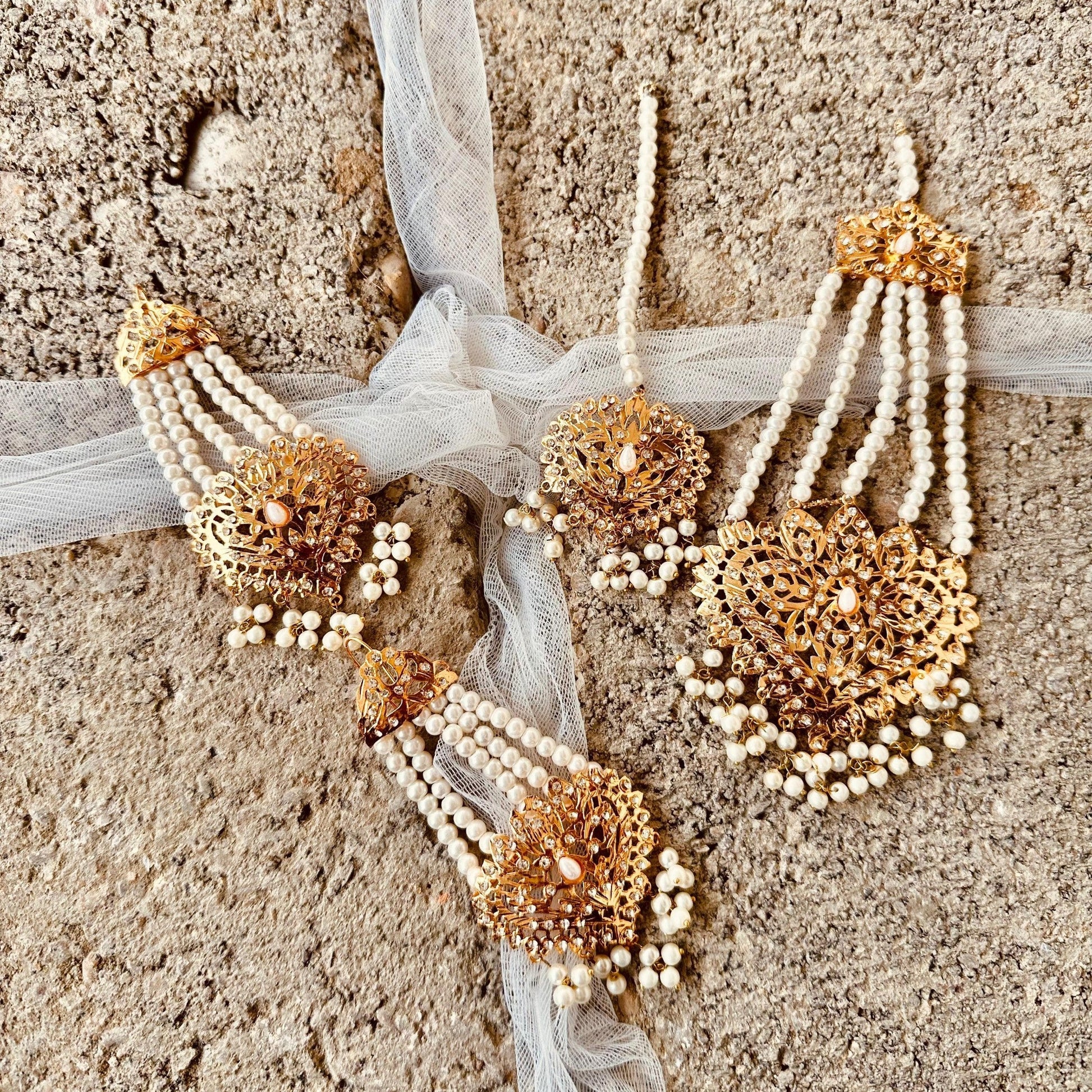 Hyderabadi Pearl Choker and Earrings Online in KSA Riyadh Saudi Arabia Oman Bahrain Qatar