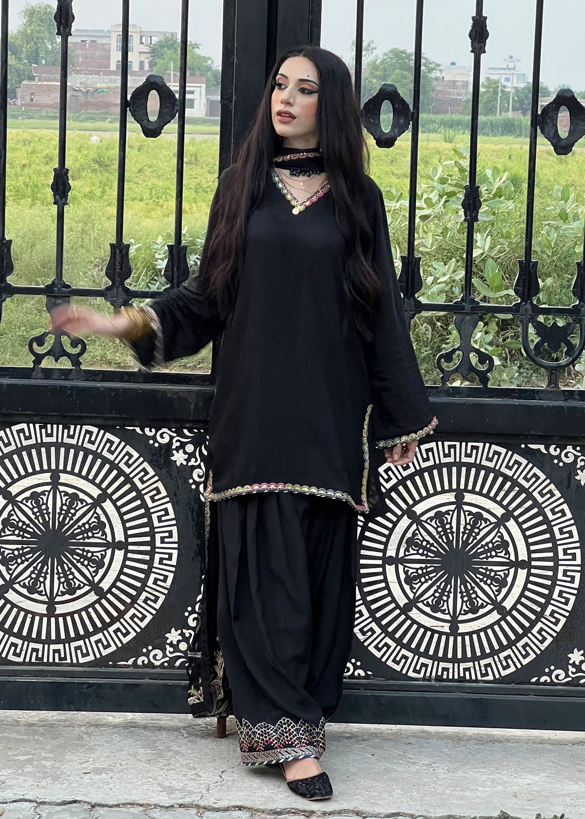 Designer Black Embroidered Pakistani Clothes Online in KSA Riyadh Saudi Arabia Oman Bahrain Qatar