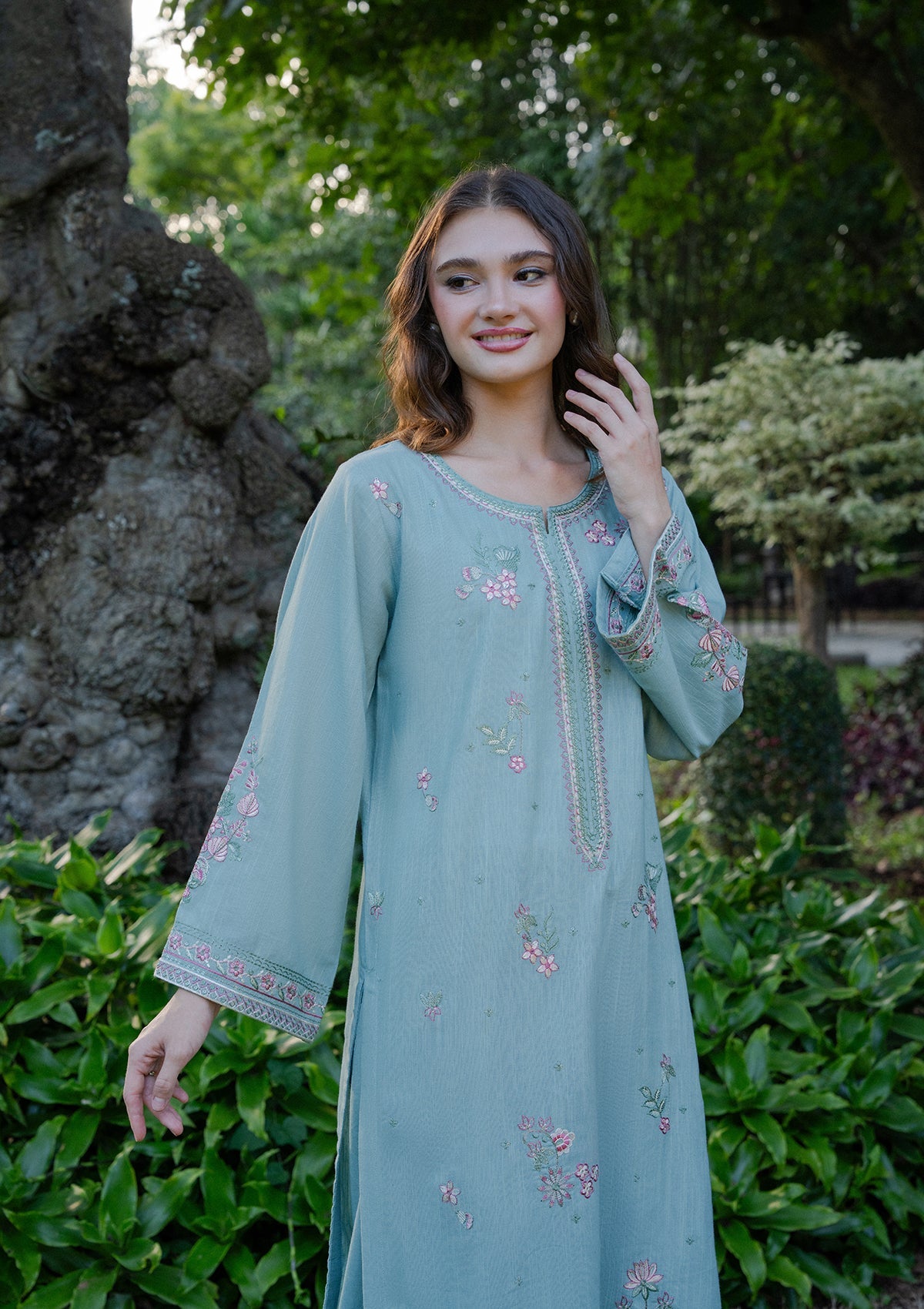 Embroidered Khaddar Straight Kurta Set Online in Dubai UAE Abudhabi Ajman Sharjah