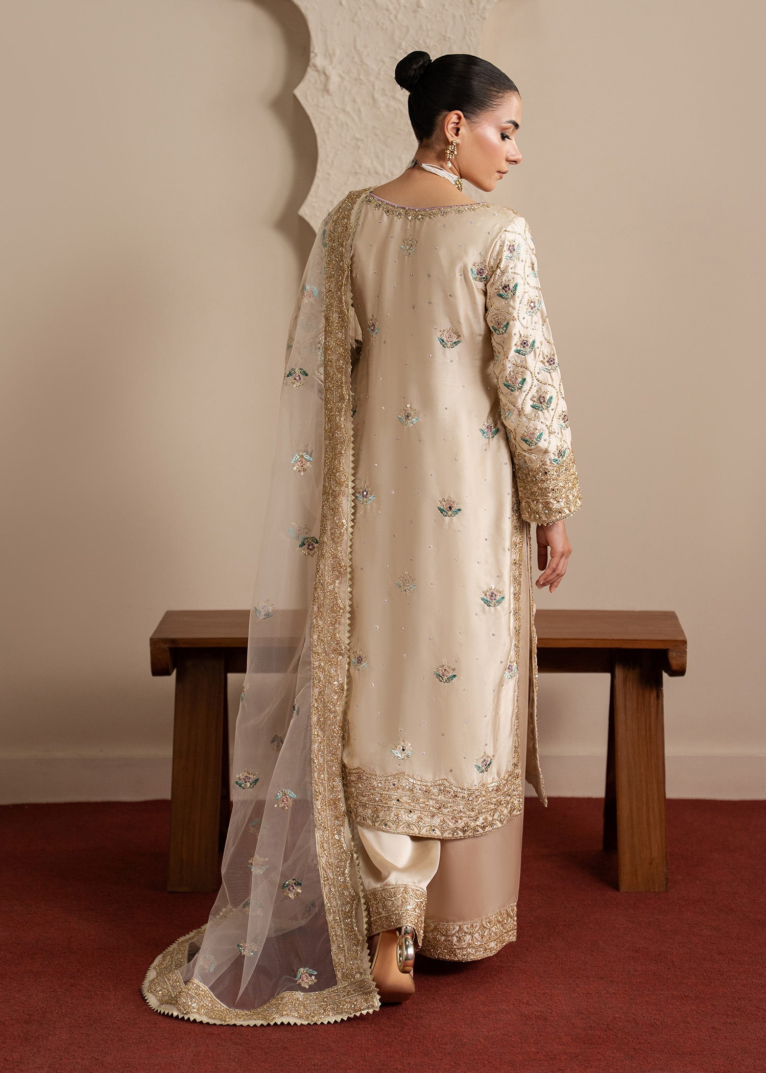 Ivory Embroidered Organza Pakistani Suit Online in KSA Riyadh Saudi Arabia Oman Bahrain Qatar