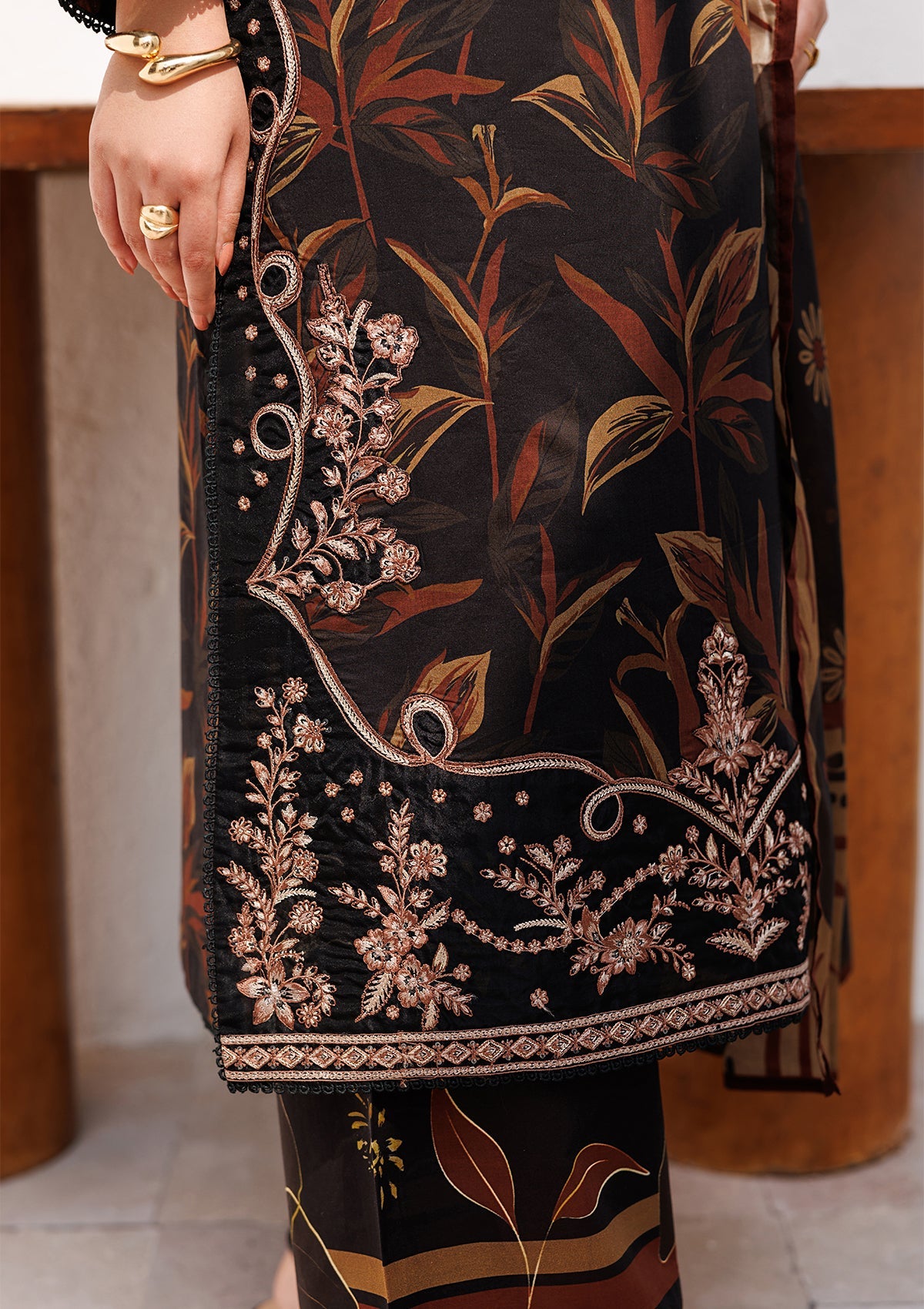 Jet Black Embroidered 3 Piece Lawn Suit Online in Dubai DXB UAE Abudhabi Meena Bazaar