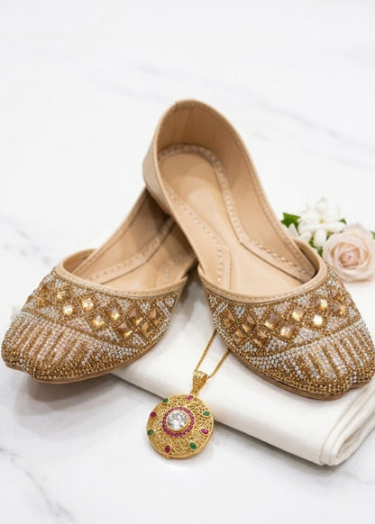 Ladies Beige Kolhapuri Mojari Online in KSA Riyadh Saudi Arabia Oman Bahrain Qatar