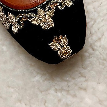 Ladies Black Embroidered Khussa Online in UK USA Canada