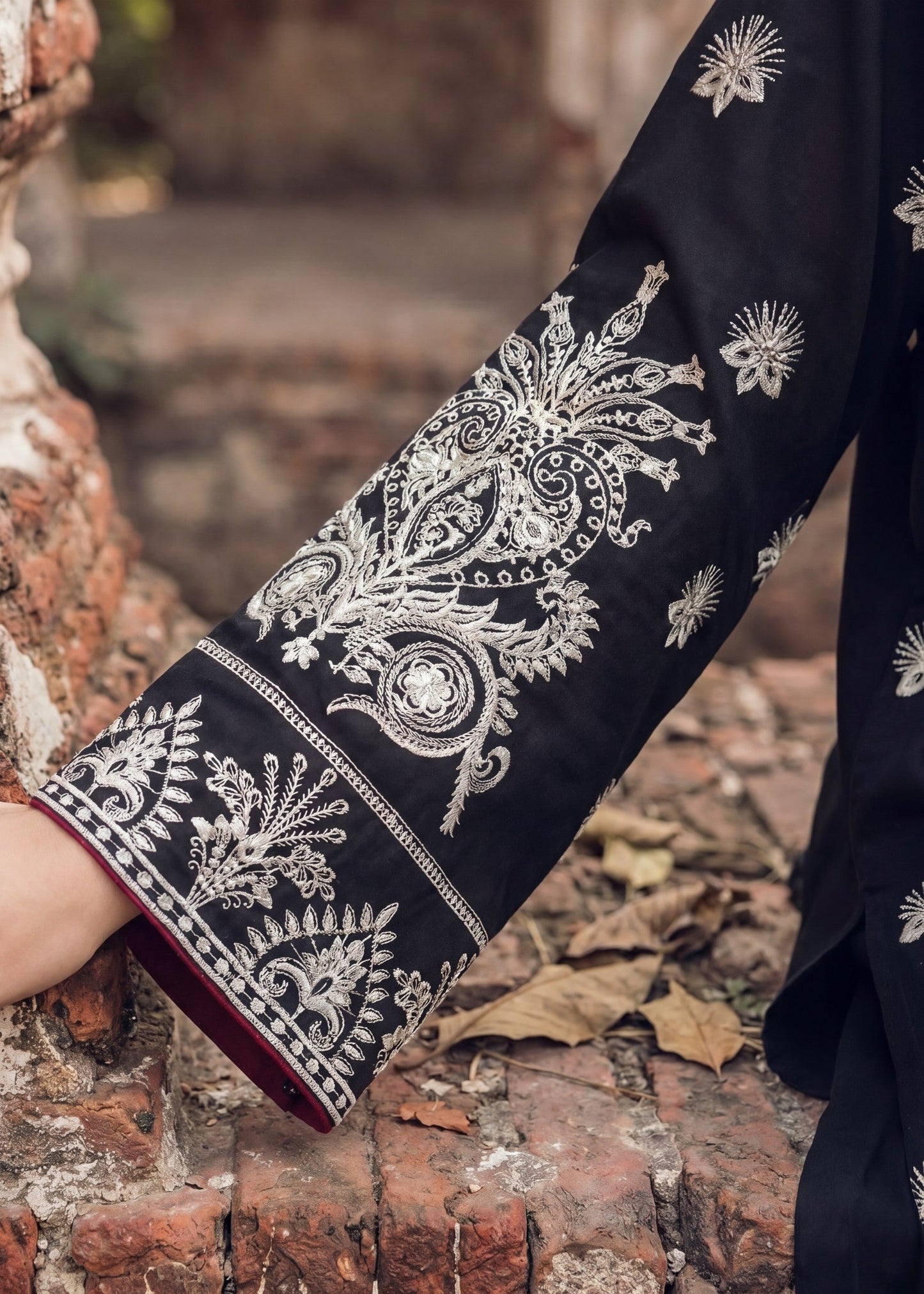 Ladies Black Embroidered Lawn Salwar Kameez Online in UK USA Canada