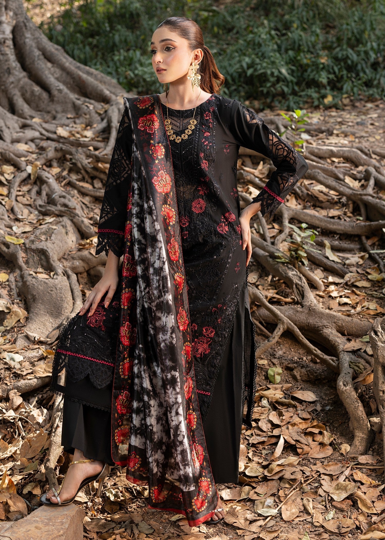 Ladies Black Embroidered Lawn Shalwar Kameez Online in UK USA Canada