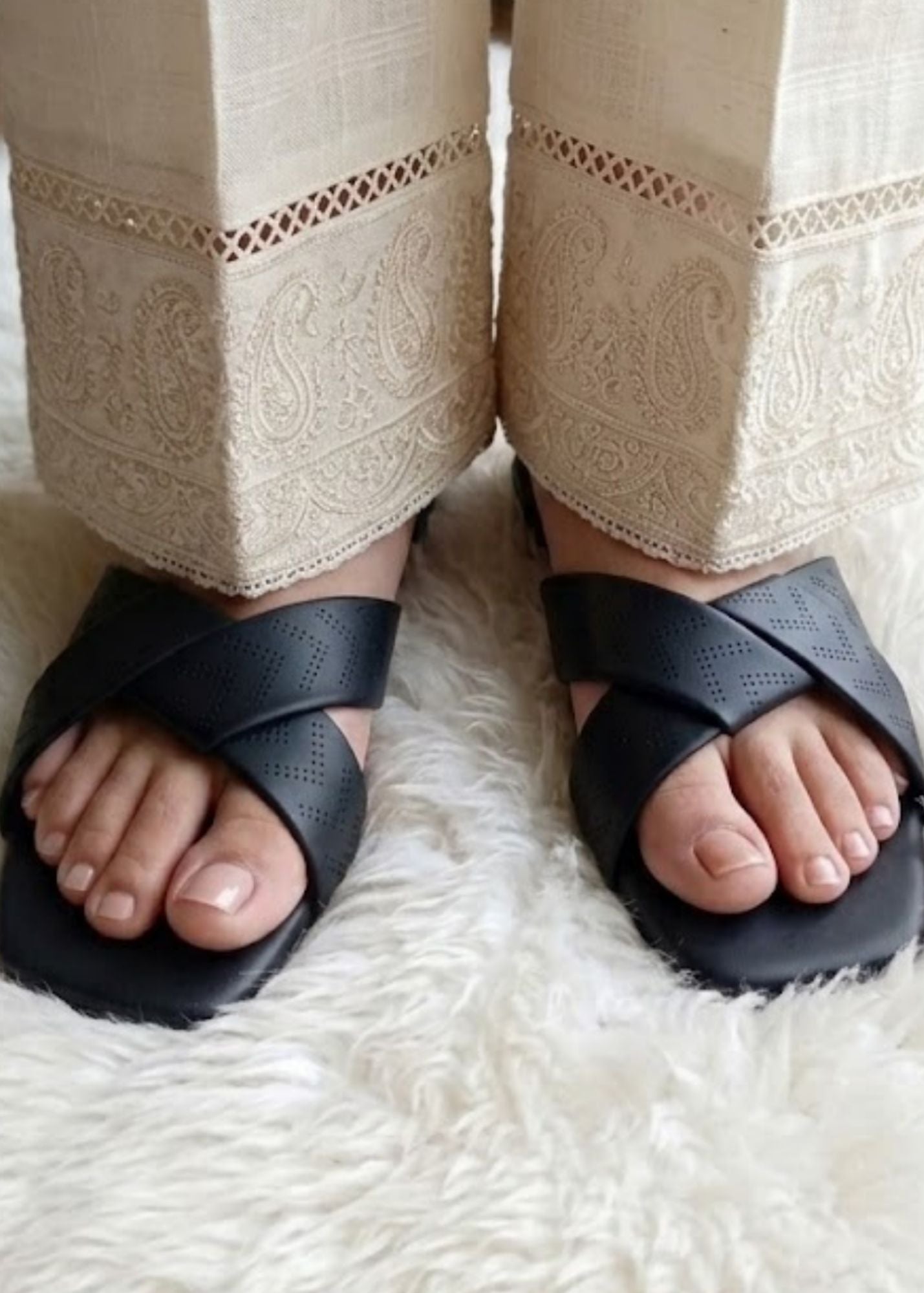 Ladies Black Rexine Casual Shoes Online in KSA Riyadh Saudi Arabia Oman Bahrain Qatar