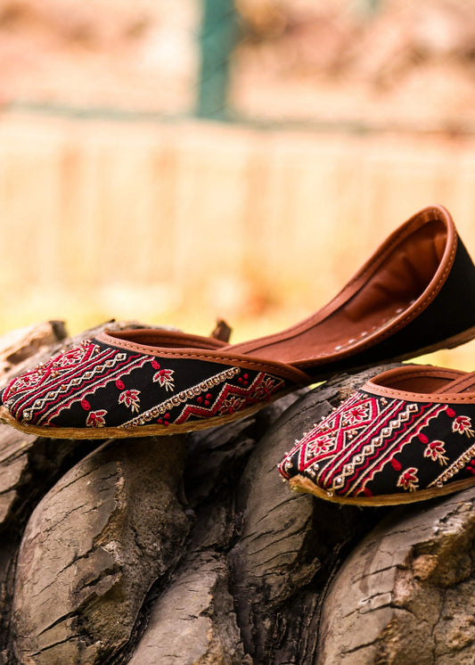 Ladies Black Silk Khussa with Red Beige Thread Work Online in KSA Riyadh Saudi Arabia Oman Bahrain Qatar