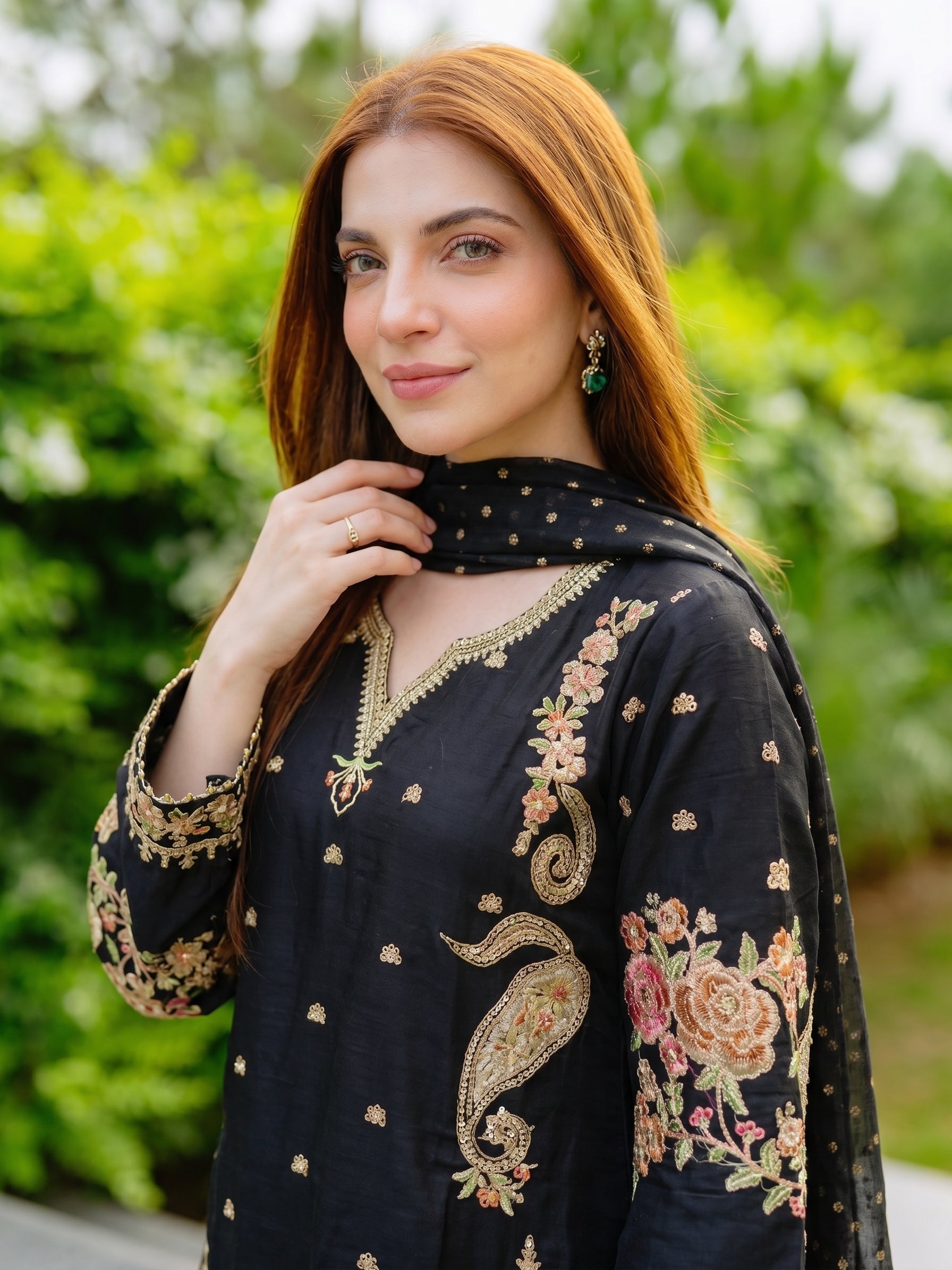 Ladies Black Silk Shalwar Kameez Online in KSA Riyadh Saudi Arabia Oman Bahrain Qatar
