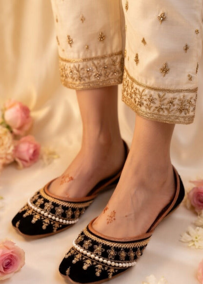 Ladies Black Velvet Mojari Online in KSA Riyadh Saudi Arabia Oman Bahrain Qatar