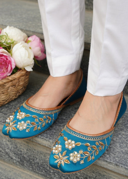 Ladies Blue Silk Mojari Online in KSA Riyadh Saudi Arabia Oman Bahrain Qatar