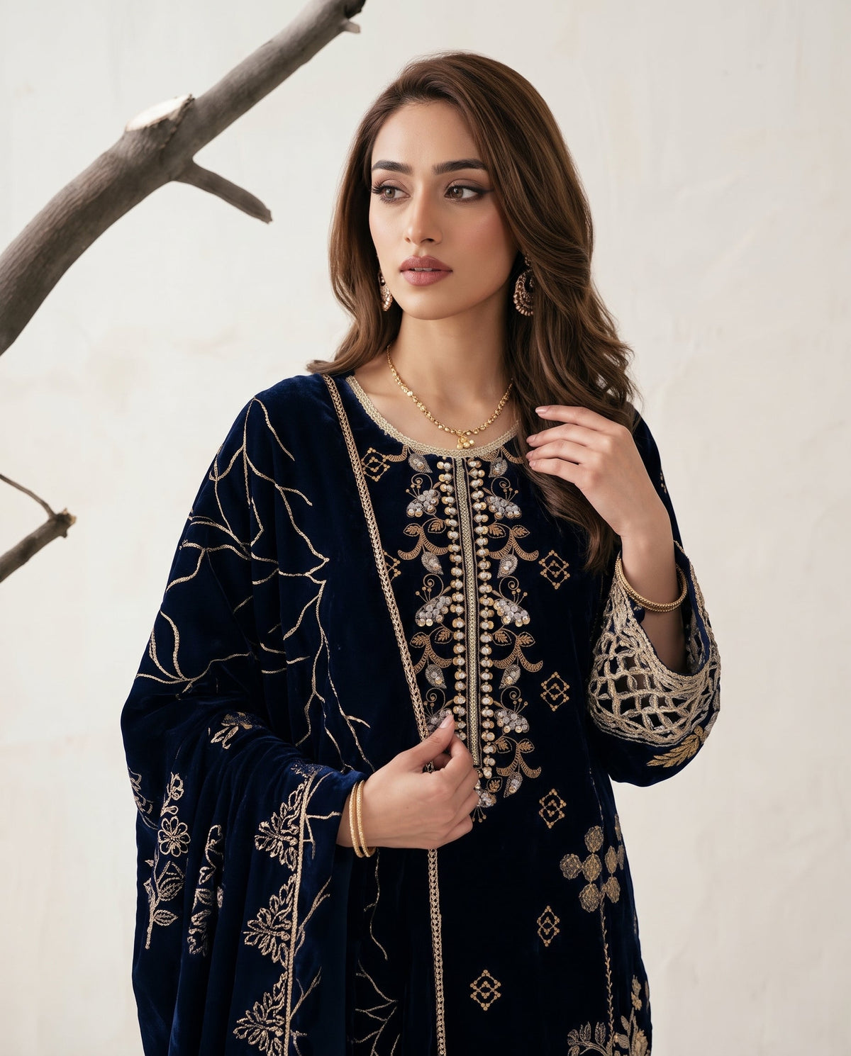 Ladies Blue Velvet Salwar Kameez Online in KSA Riyadh Saudi Arabia Oman Bahrain Qatar