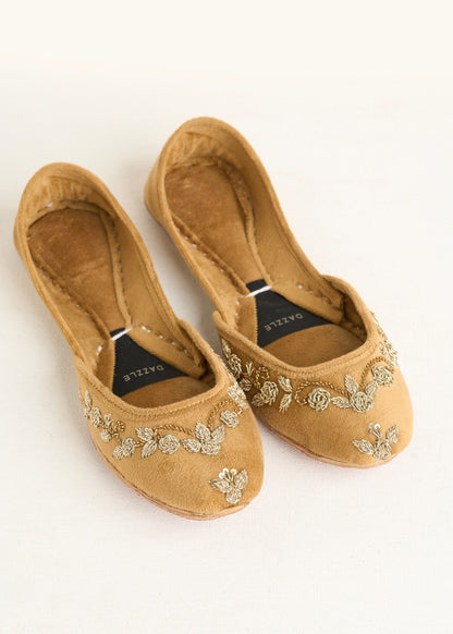 Ladies Brown Velvet Kolhapuri Shoes Online in KSA Riyadh Saudi Arabia Oman Bahrain Qatar
