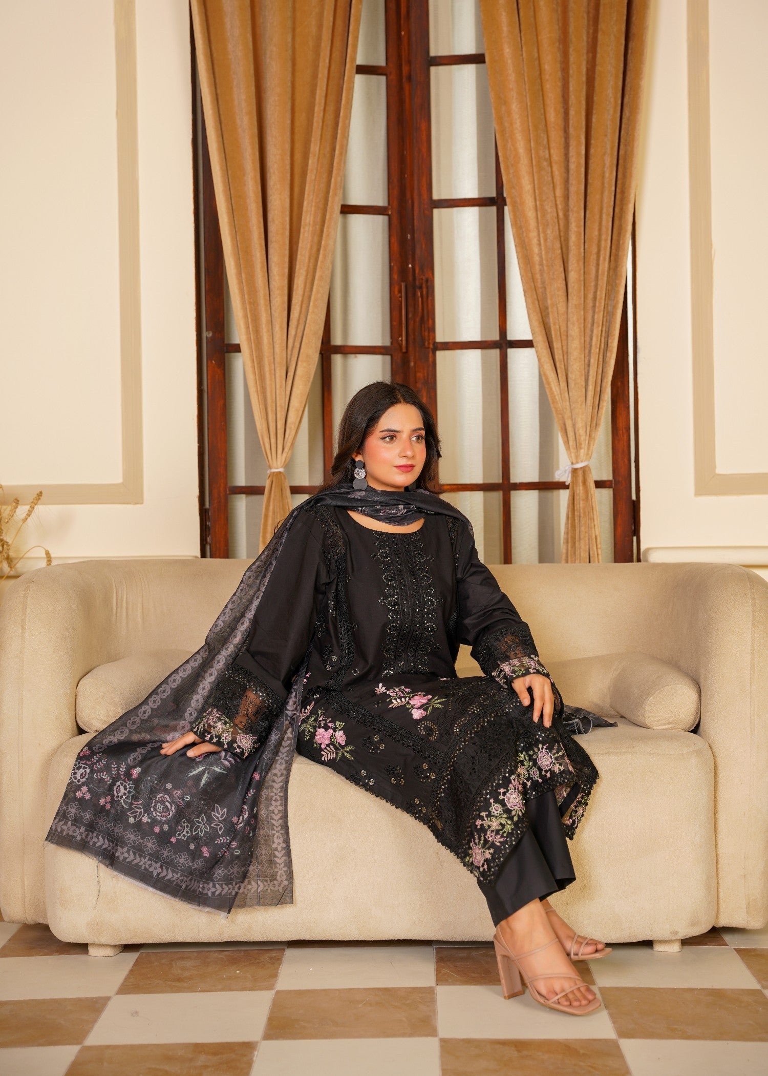 Ladies Embroidered Black Lawn Kurta Pajama Online in UK USA Canada