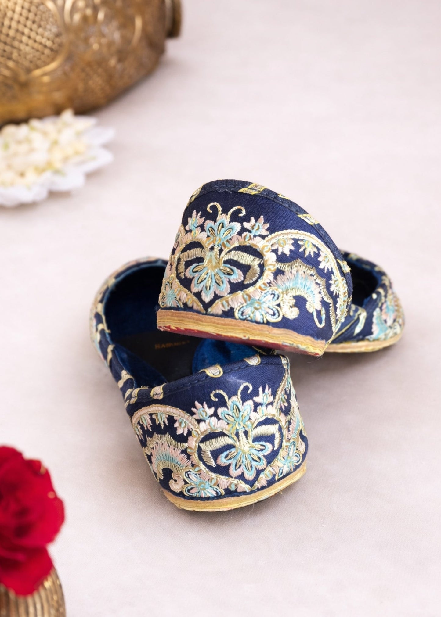Ladies Embroidered Blue Velvet Jutti Online in KSA Riyadh Saudi Arabia Oman Bahrain Qatar