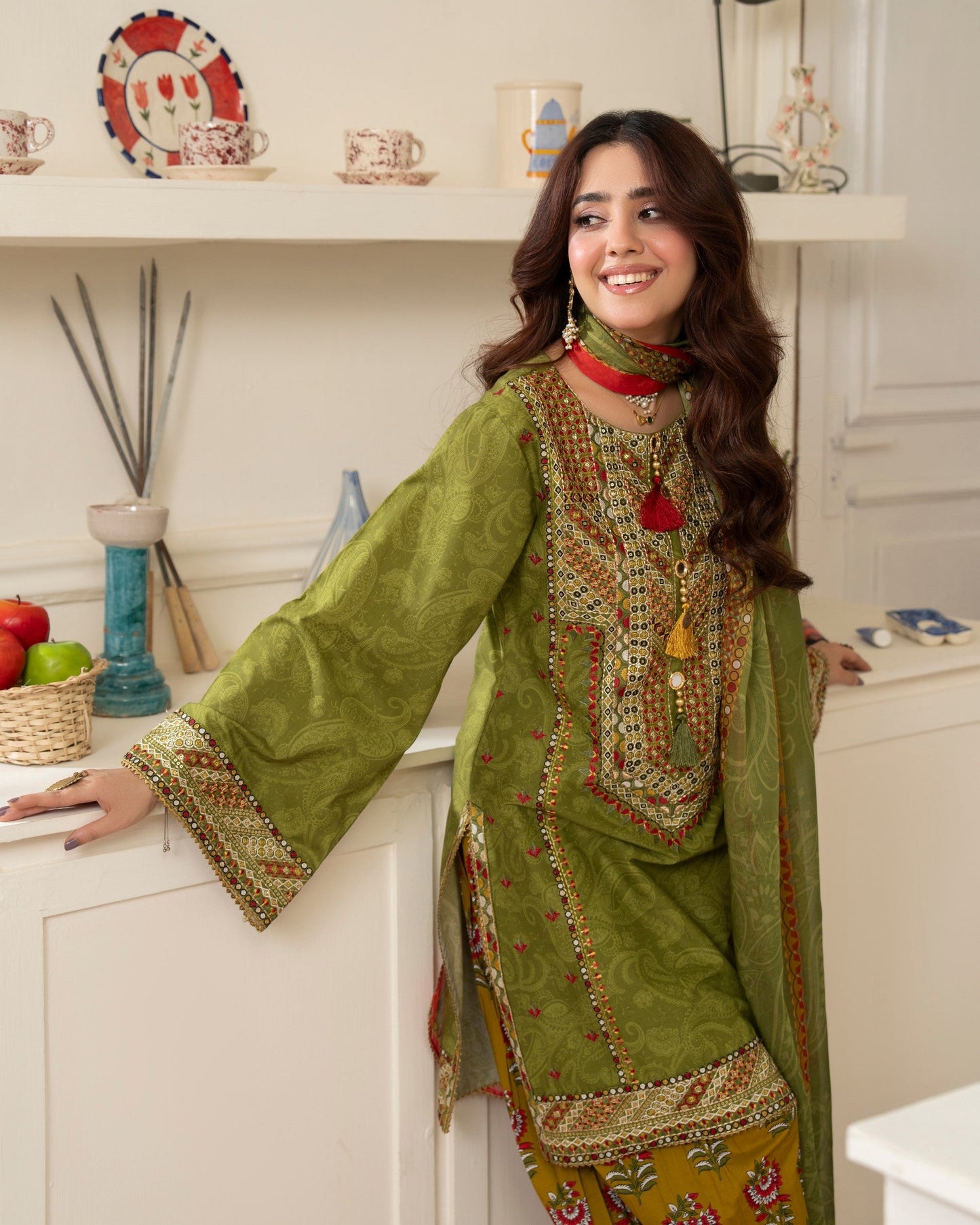 Ladies Embroidered Lawn Salwar Kameez Online in KSA Riyadh Saudi Arabia Oman Bahrain Qatar