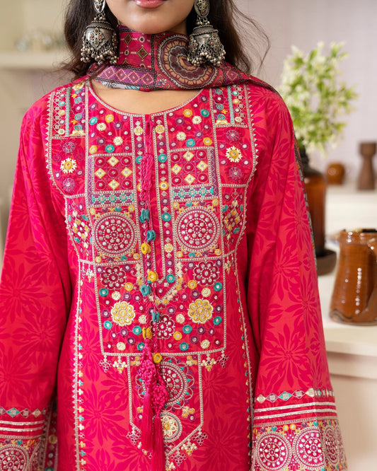 Ladies Embroidered Lawn Salwar Kameez Online in UK USA Canada