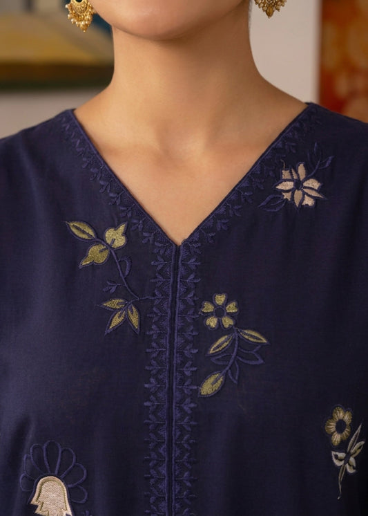 Ladies Embroidered Lawn Shalwar Kameez Online in UK USA Canada