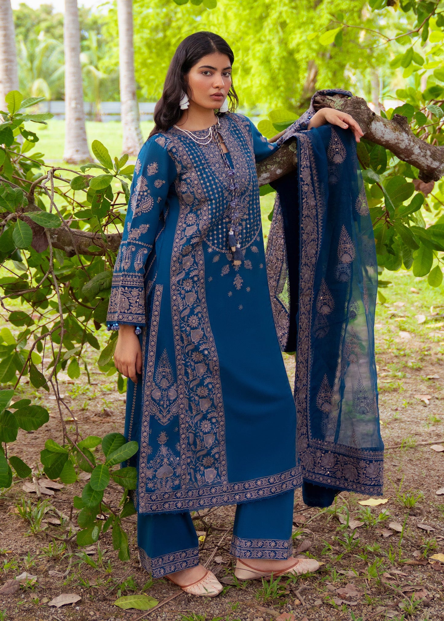Ladies Embroidered Lawn Shalwar Kameez Online in UK USA Canada