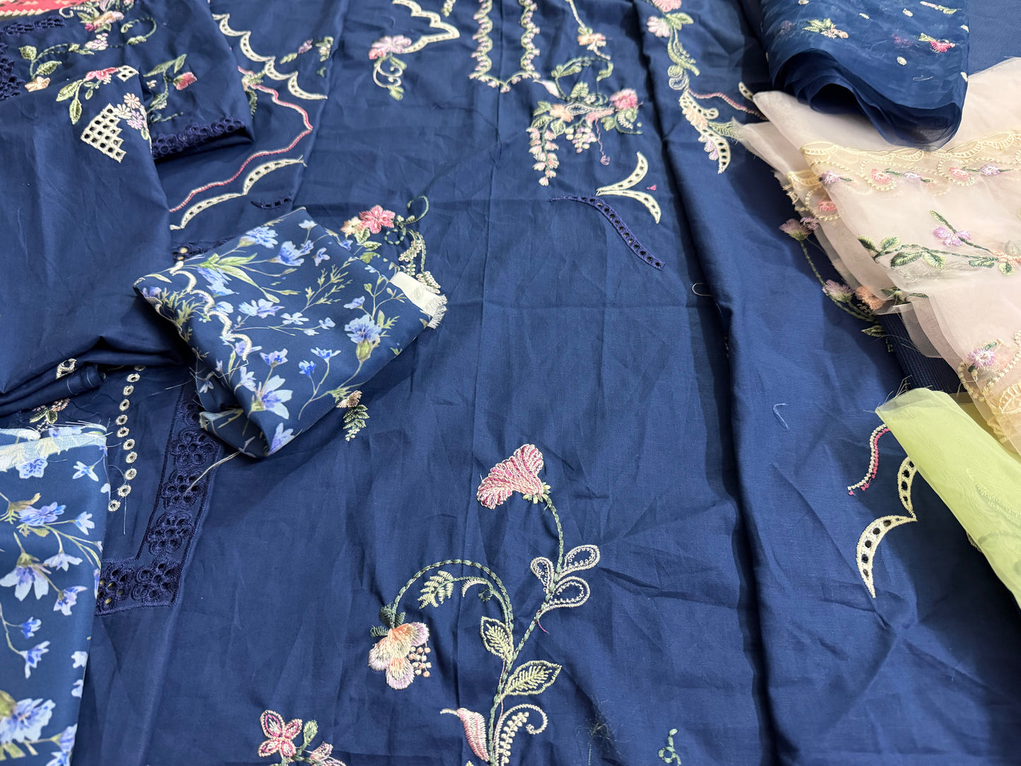Ladies Embroidered Lawn Shalwar Kameez Online in UK USA Canada