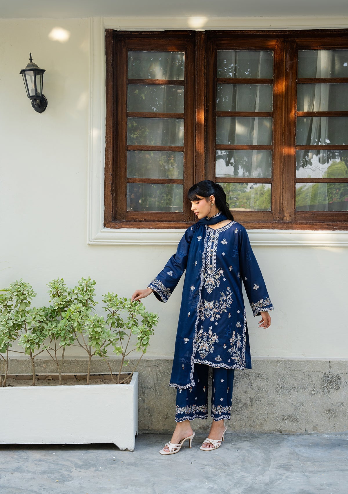 Ladies Embroidered Navy Blue Shalwar Kameez Online in UK USA Canada