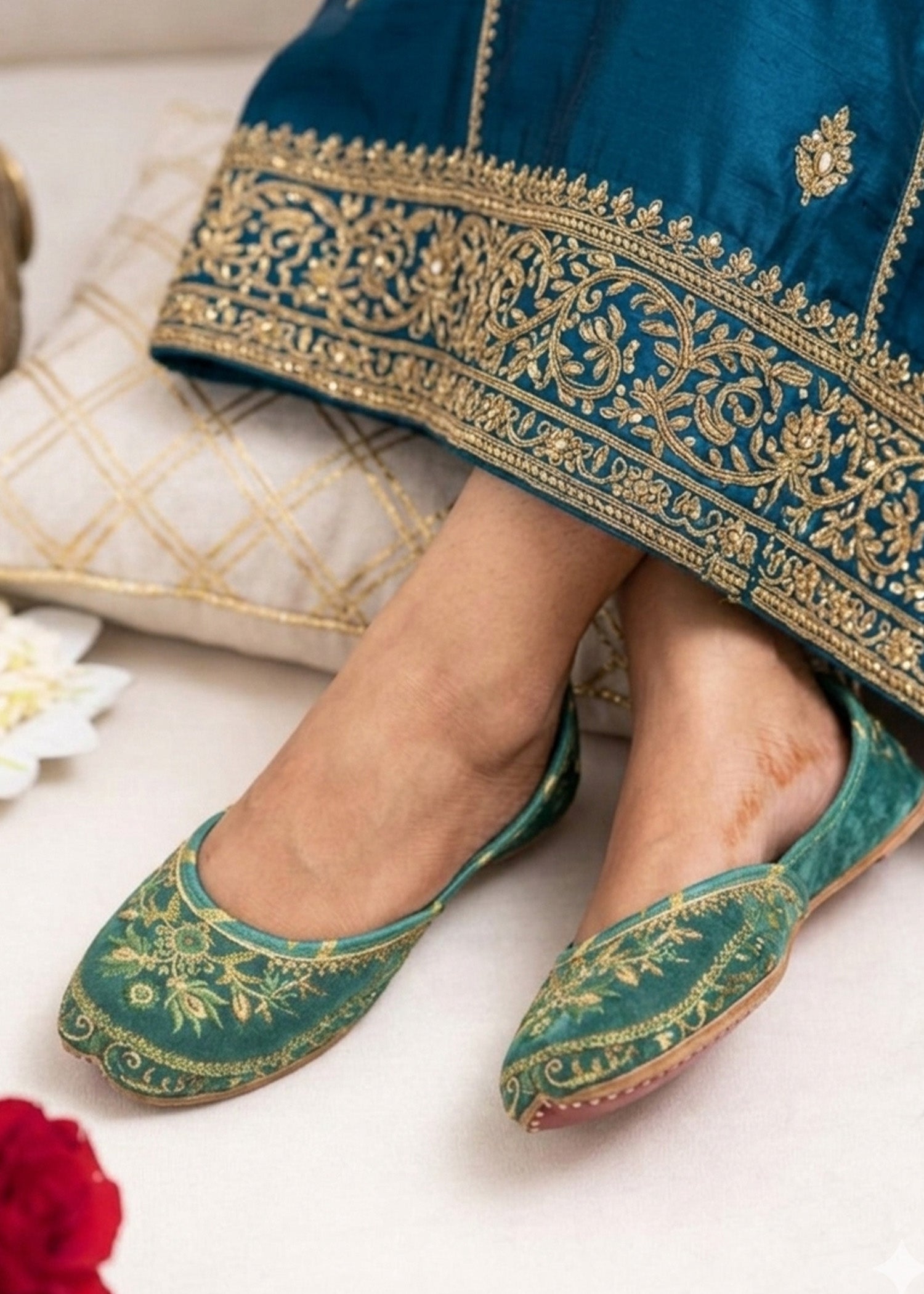 Ladies Embroidered Velvet Jutti Online in KSA Riyadh Saudi Arabia Oman Bahrain Qatar