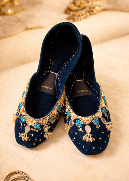 Ladies Embroidered Velvet Jutti Online in KSA Riyadh Saudi Arabia Oman Bahrain Qatar