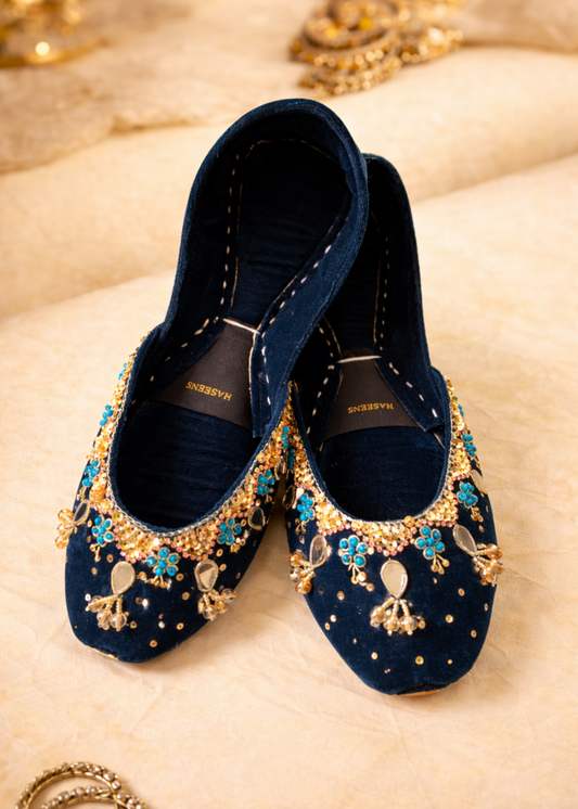 Ladies Embroidered Velvet Jutti Online in KSA Riyadh Saudi Arabia Oman Bahrain Qatar
