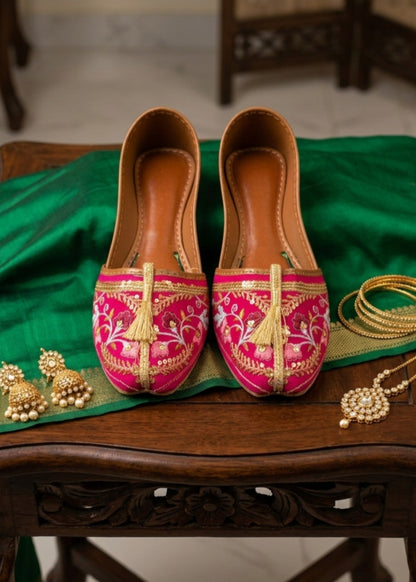 Ladies Embroidered Velvet Khussa Online in KSA Riyadh Saudi Arabia Oman Bahrain Qatar