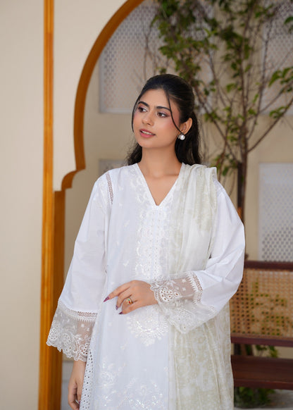 Ladies Embroidered Zari Lawn 3 Piece Suit Online in UK USA Canada