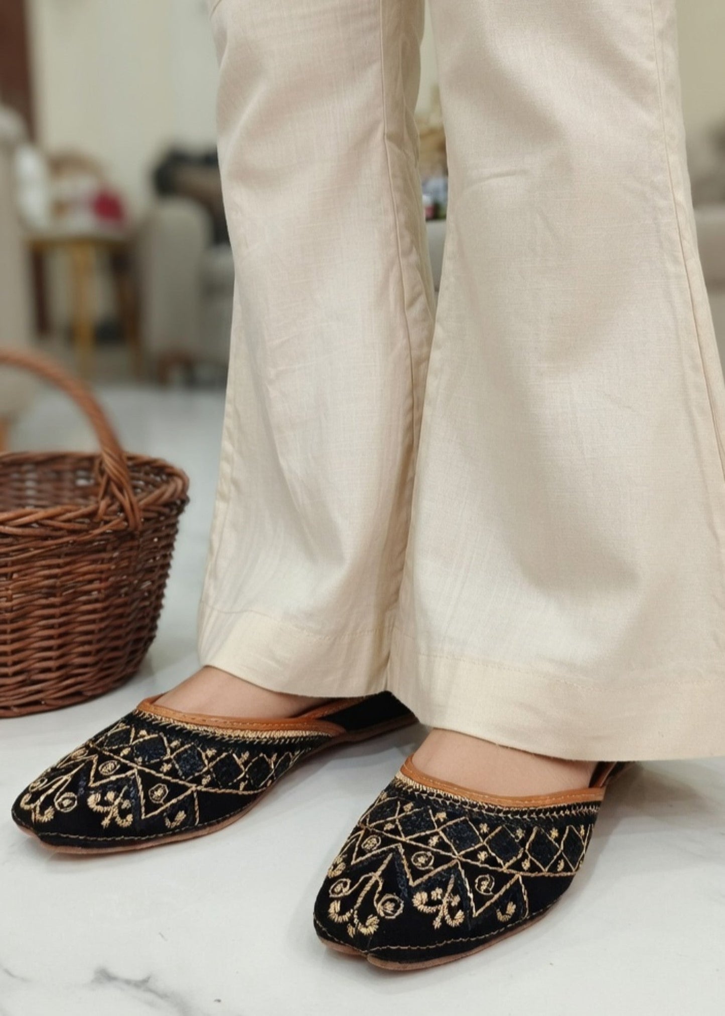 Ladies Ethnic Velvet Khussa Online in KSA Riyadh Saudi Arabia Oman Bahrain Qatar