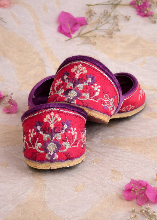 Ladies Ethnic Velvet Kolhapuri Jutti Online in KSA Riyadh Saudi Arabia Oman Bahrain Qatar