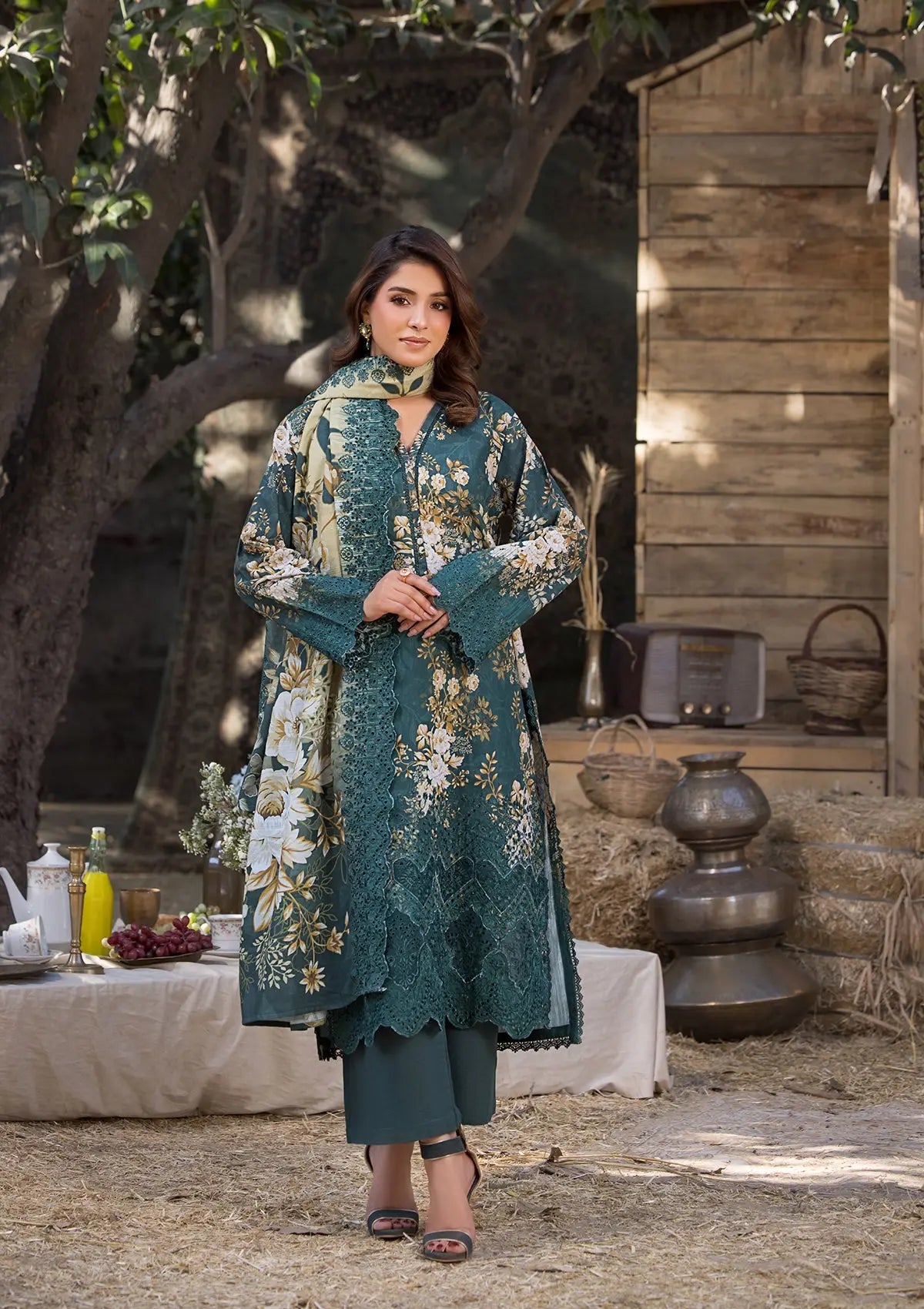 Ladies Green Embroidered Lawn Kurta Suit Online in UK USA Canada