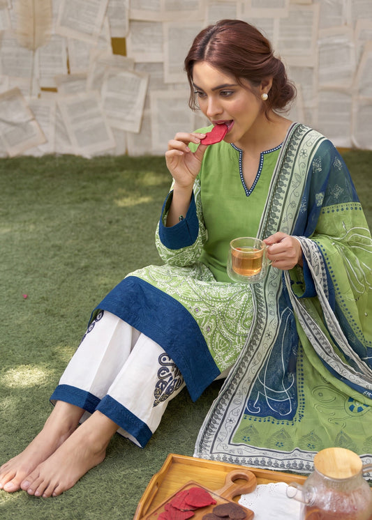 Ladies Green Embroidered Lawn Shalwar Kameez Online in UK USA Canada